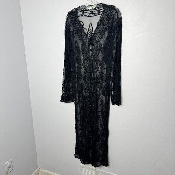 Neelam lace and sheer cover with beaded detailing - Picture 2 of 8